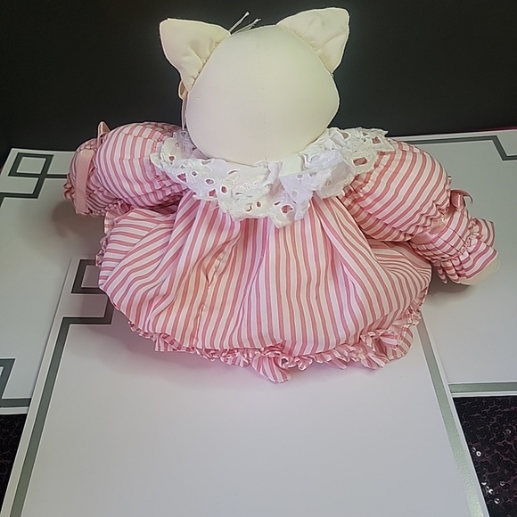 TL Toys House of Lloyd Felicia Feline Vintage Cat 1994 - Picture 6 of 13